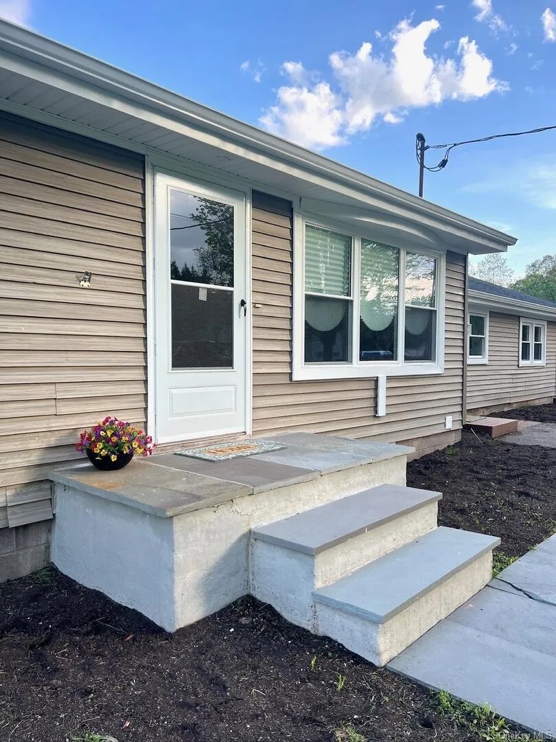 96 56 Windham, NY 12496