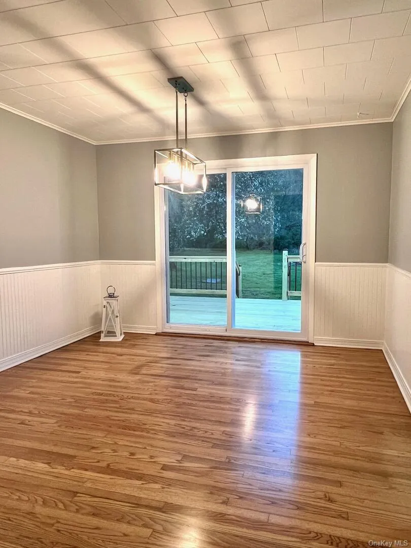 96 56 Windham, NY 12496