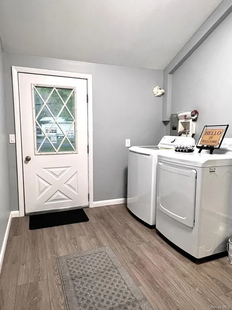 96 56 Windham, NY 12496