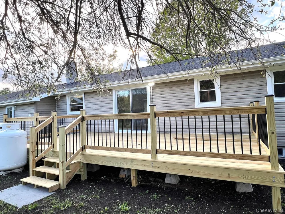 96 56 Windham, NY 12496