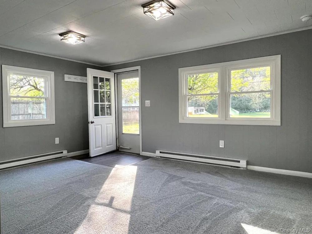 96 56 Windham, NY 12496
