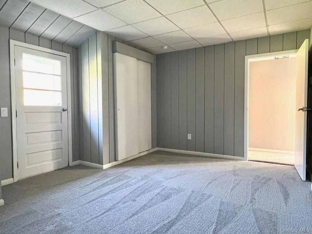 96 56 Windham, NY 12496