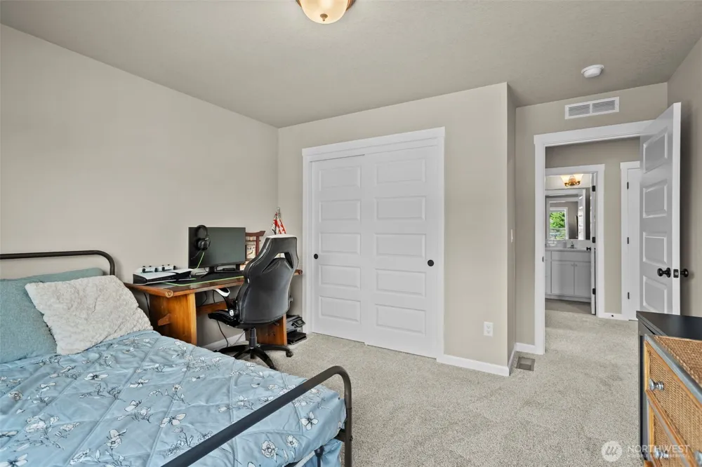 923 NW 26th Way Battle Ground, WA 98604