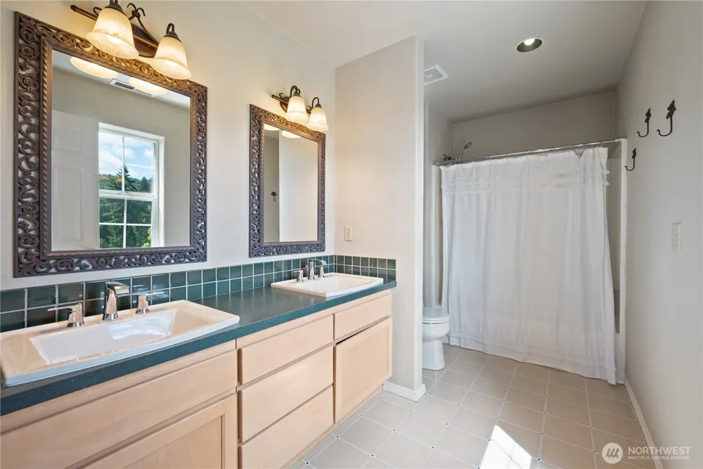 2420 Ivy Lane Kelso, WA 98626