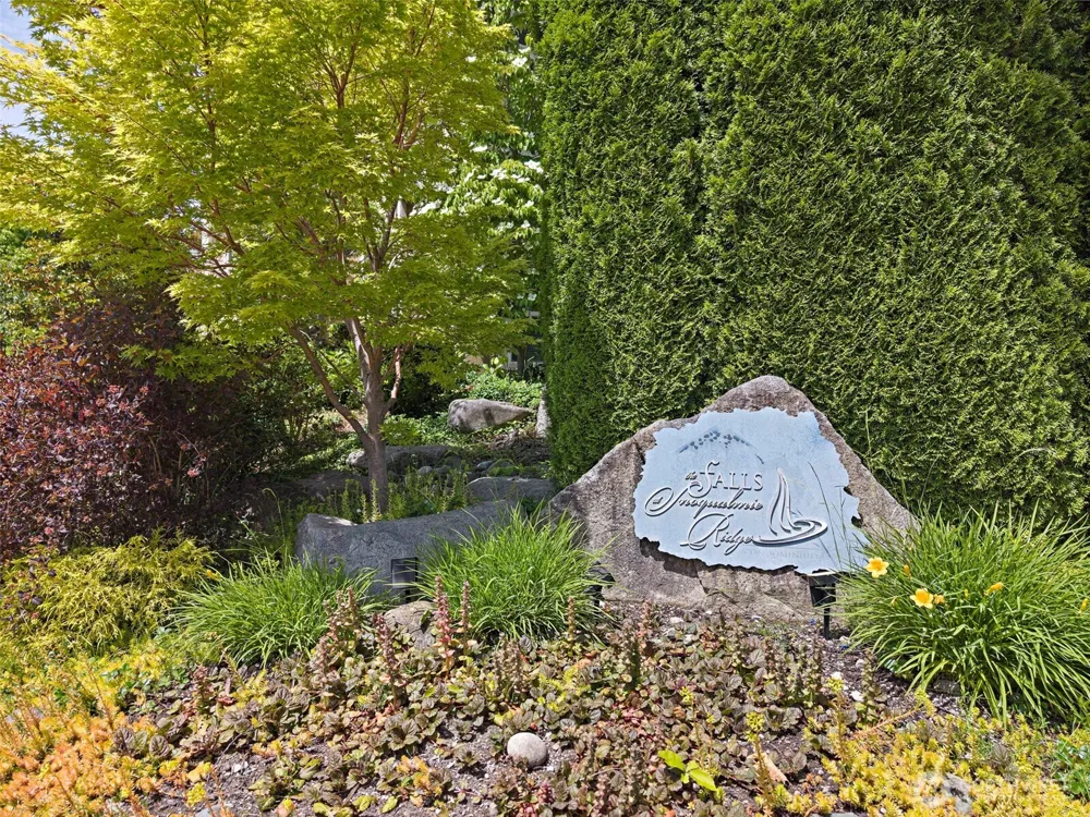 7705 Fairway Avenue SE #204 Snoqualmie, WA 98065