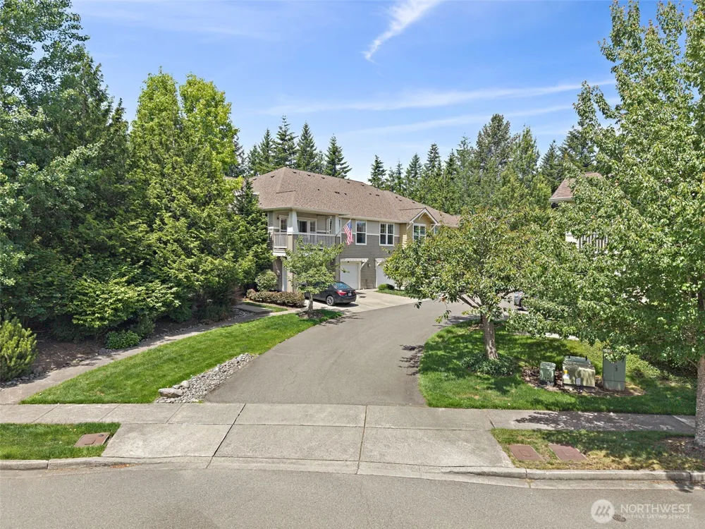 7705 Fairway Avenue SE #204 Snoqualmie, WA 98065