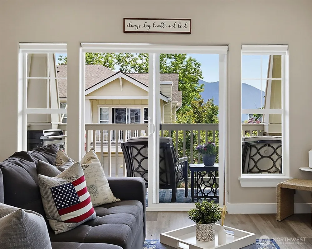 7705 Fairway Avenue SE #204 Snoqualmie, WA 98065
