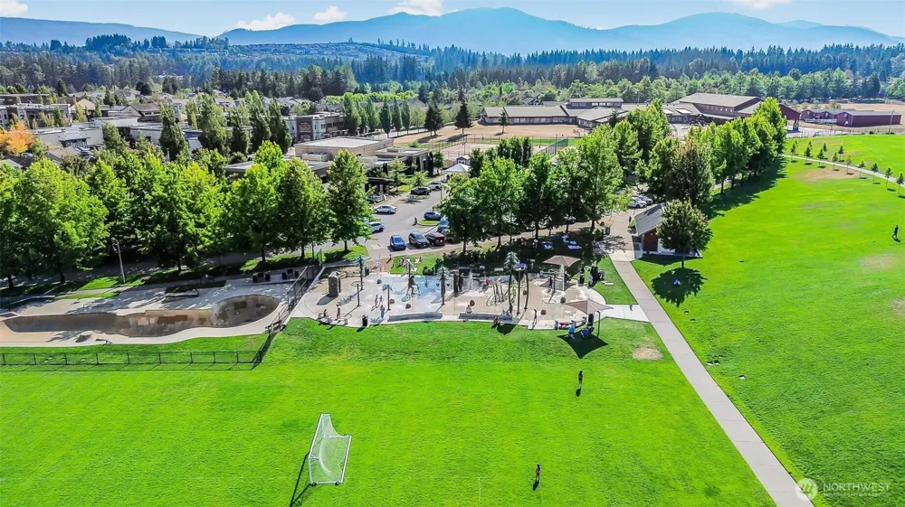 7705 Fairway Avenue SE #204 Snoqualmie, WA 98065