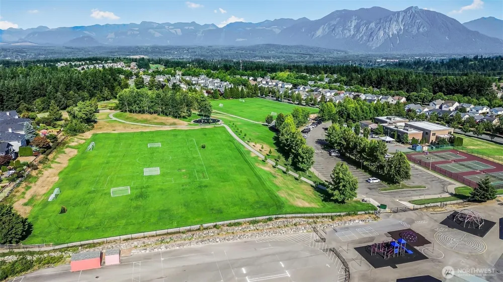 7705 Fairway Avenue SE #204 Snoqualmie, WA 98065