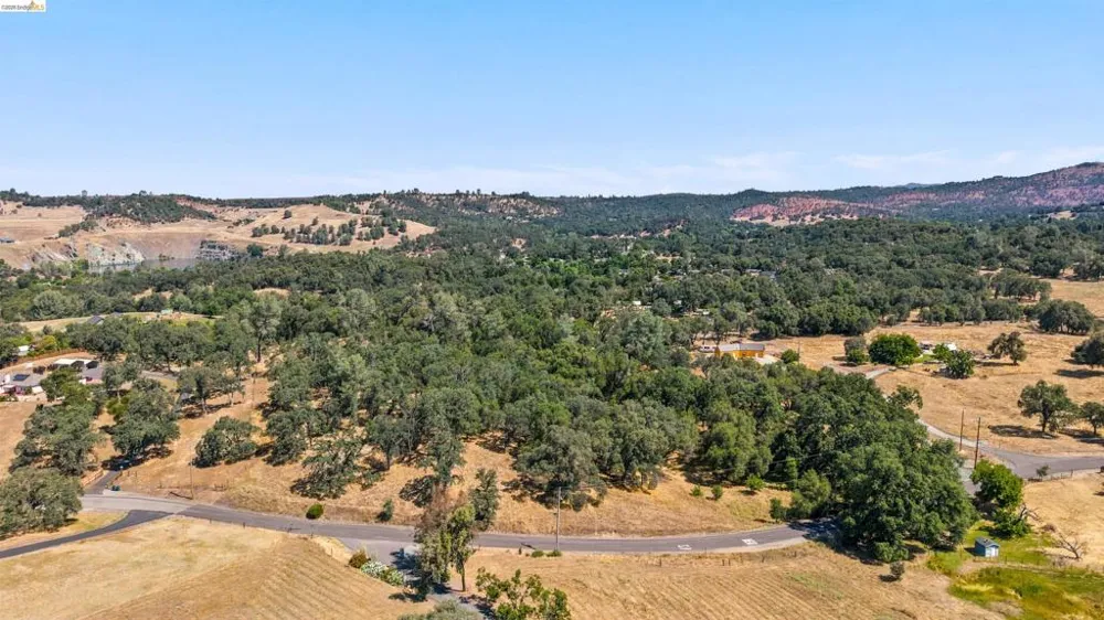 10151 Bell Mooney Rd Jamestown, CA 95327
