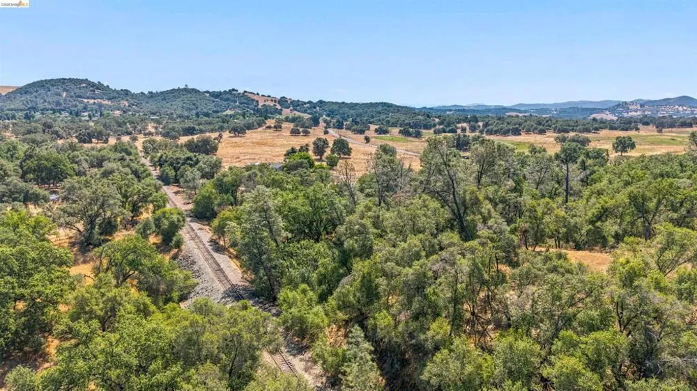 10151 Bell Mooney Rd Jamestown, CA 95327