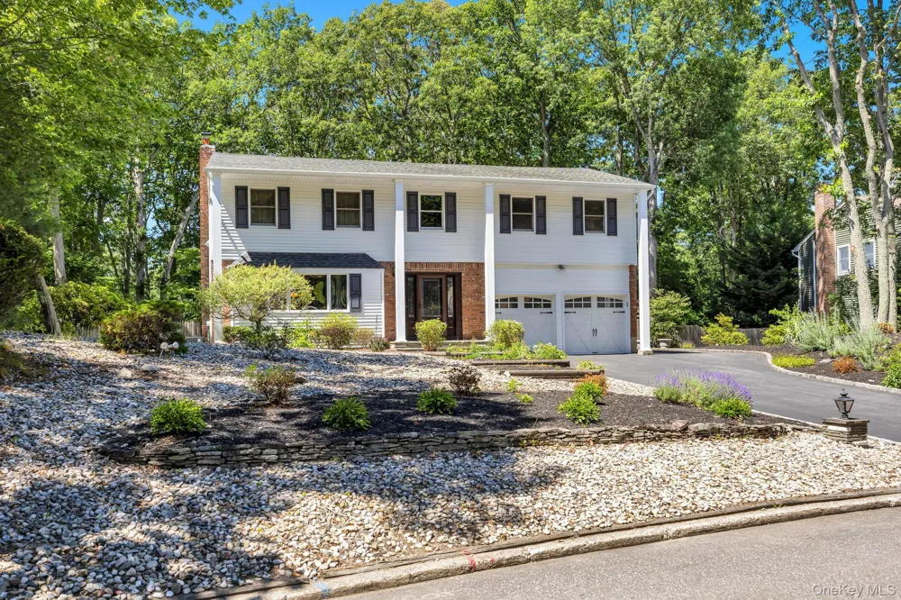 17 Cedar Place Kings Park, NY 11754