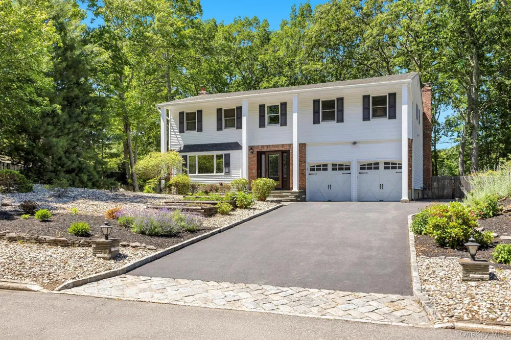 17 Cedar Place Kings Park, NY 11754