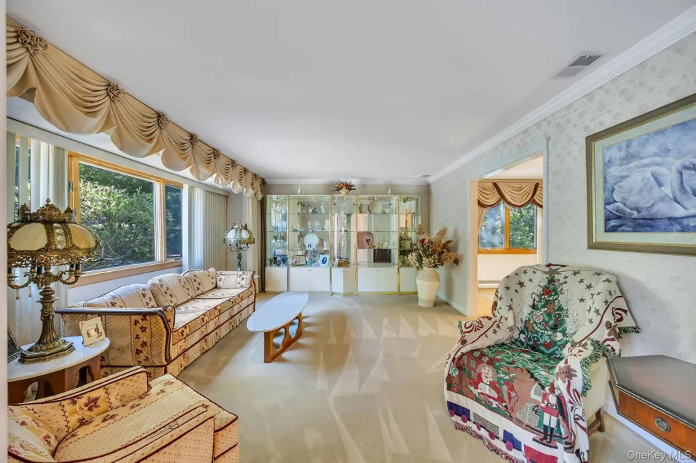 17 Cedar Place Kings Park, NY 11754