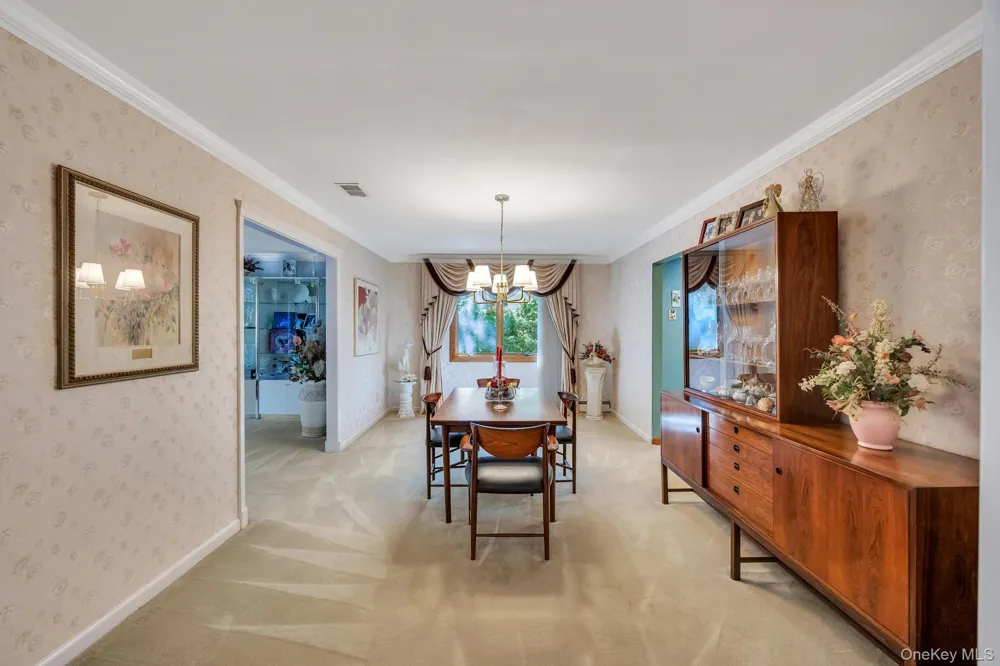 17 Cedar Place Kings Park, NY 11754