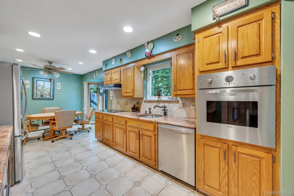 17 Cedar Place Kings Park, NY 11754