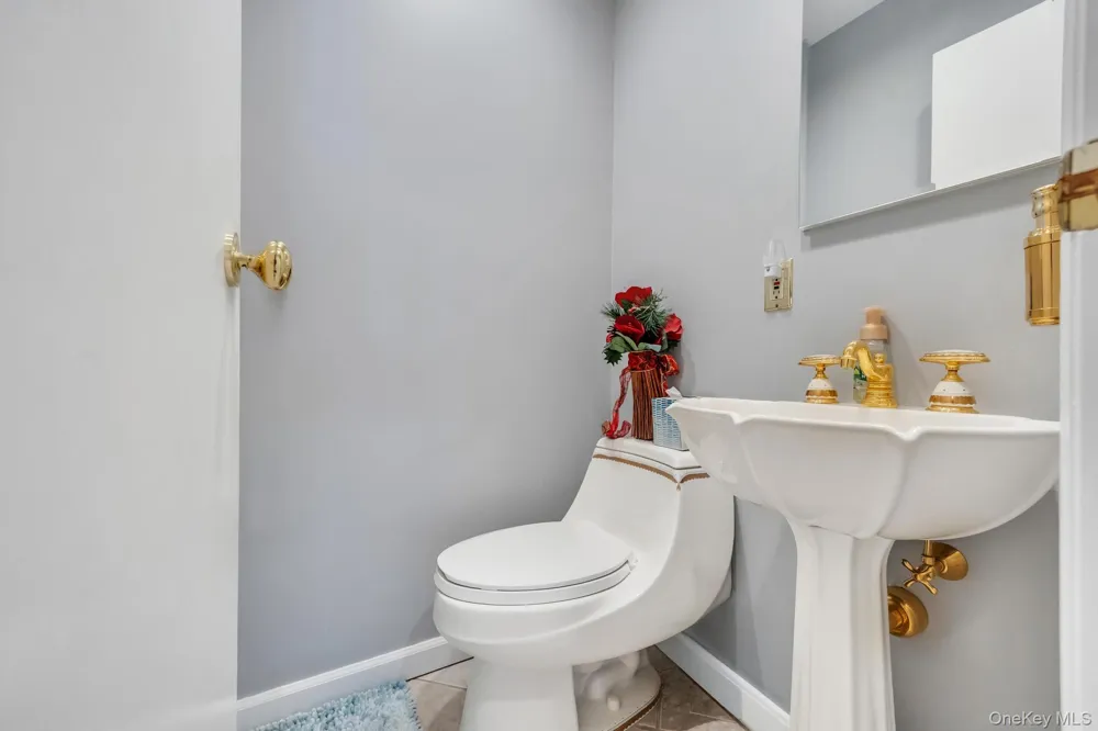 17 Cedar Place Kings Park, NY 11754