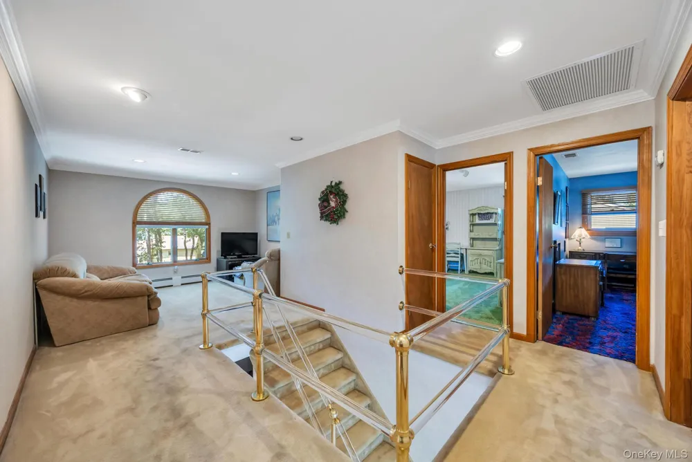17 Cedar Place Kings Park, NY 11754