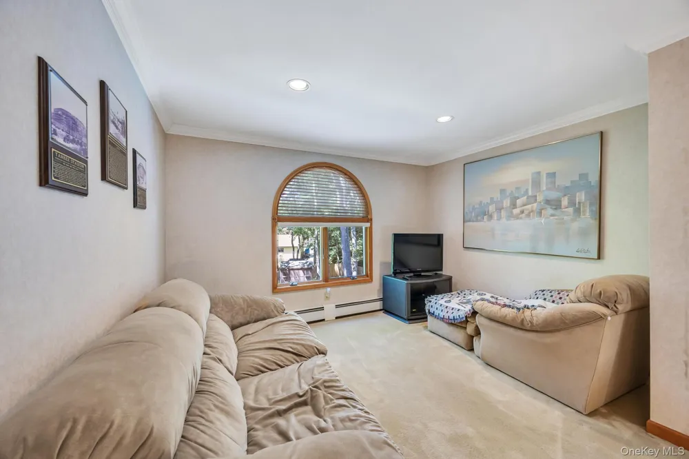 17 Cedar Place Kings Park, NY 11754