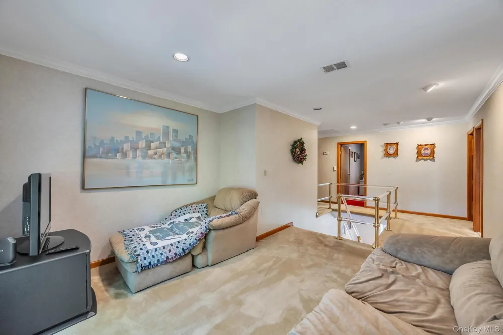 17 Cedar Place Kings Park, NY 11754