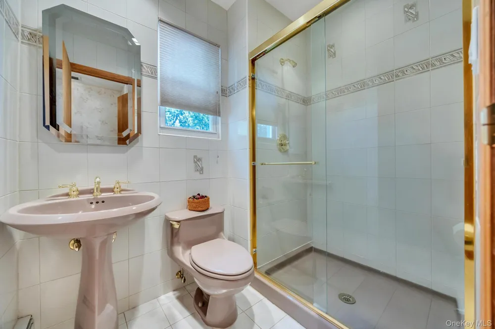 17 Cedar Place Kings Park, NY 11754