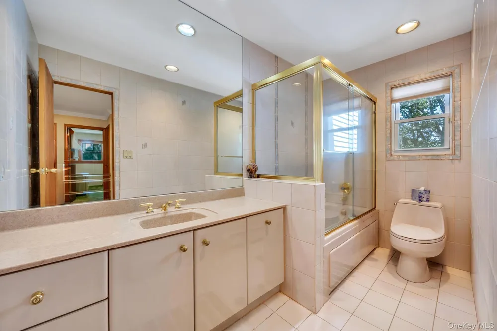 17 Cedar Place Kings Park, NY 11754