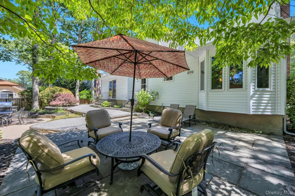 17 Cedar Place Kings Park, NY 11754