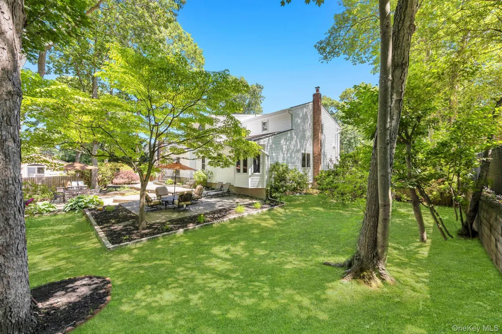 17 Cedar Place Kings Park, NY 11754