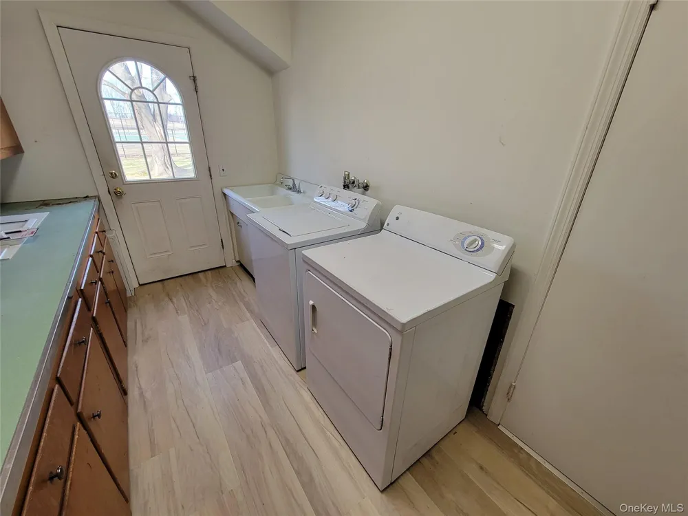 475 Route 25A #UNIT B Rocky Point, NY 11778