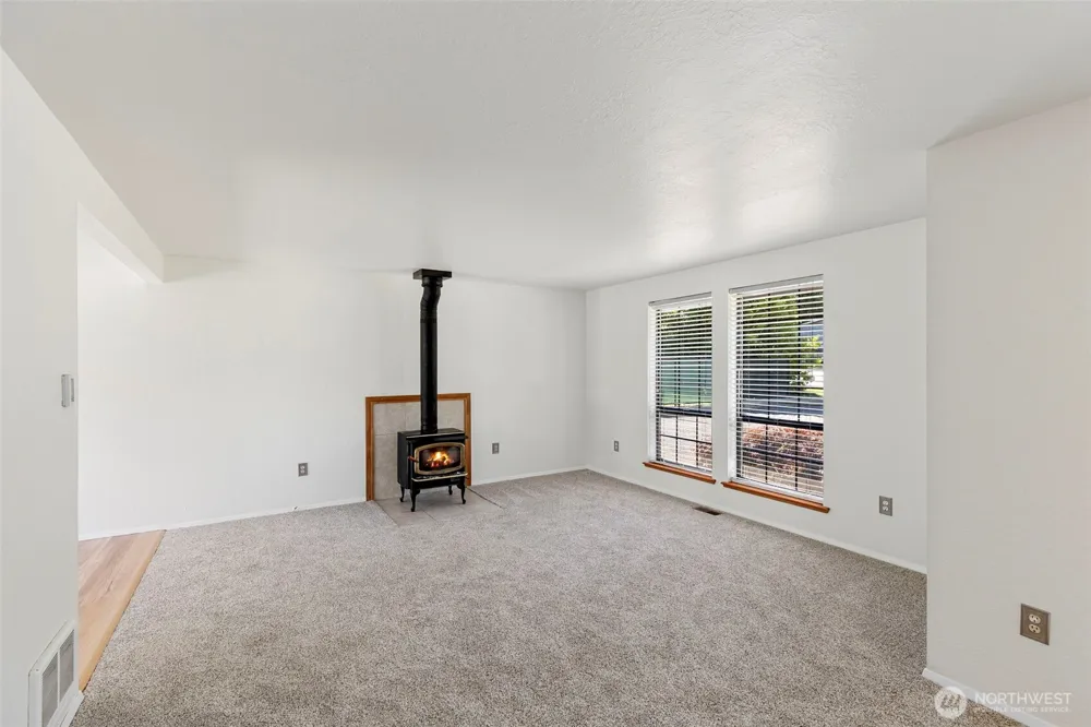 12506 NE Virginia Court Kingston, WA 98346