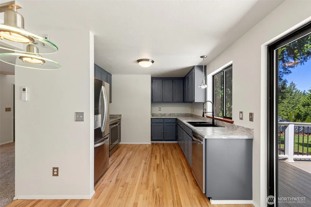 12506 NE Virginia Court Kingston, WA 98346