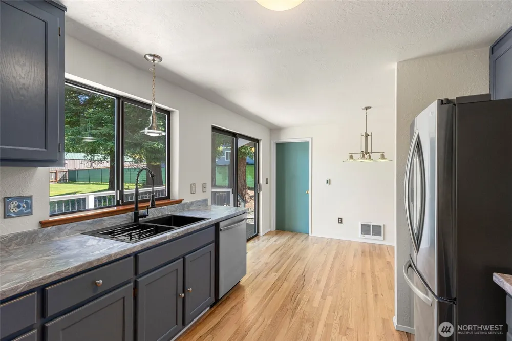 12506 NE Virginia Court Kingston, WA 98346