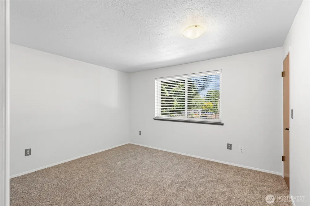12506 NE Virginia Court Kingston, WA 98346