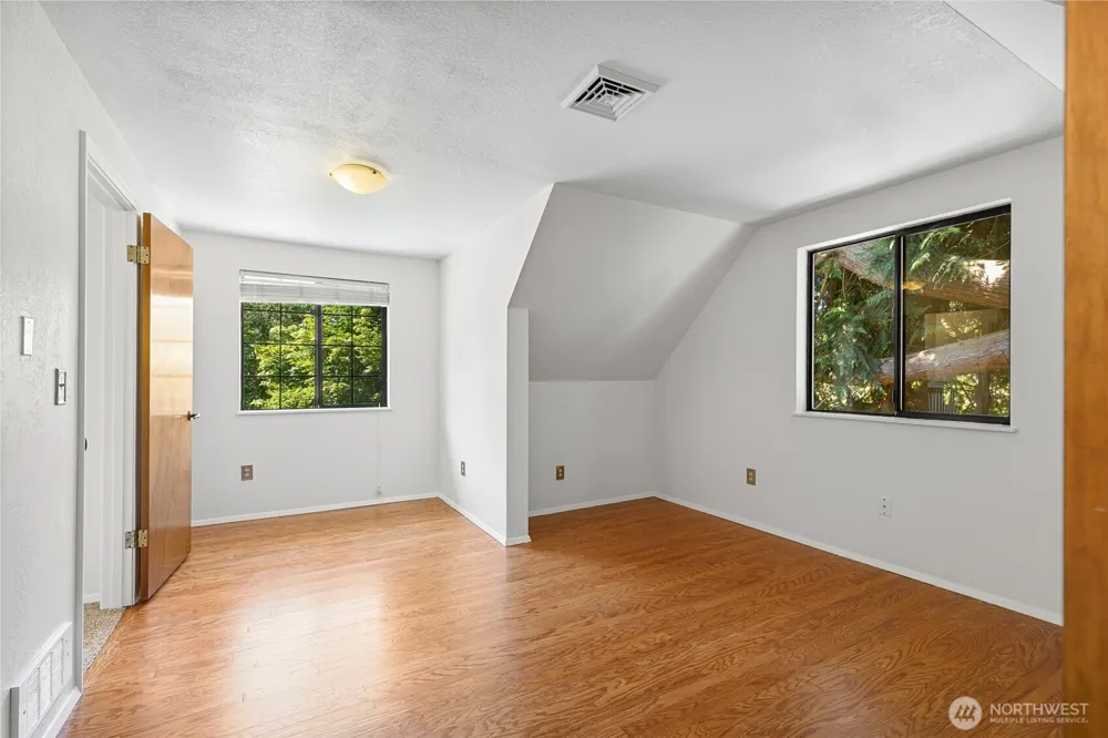 12506 NE Virginia Court Kingston, WA 98346