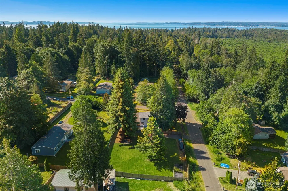 12506 NE Virginia Court Kingston, WA 98346