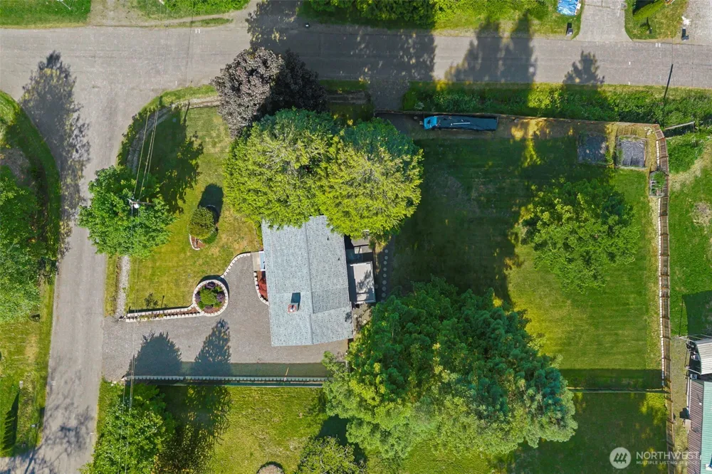 12506 NE Virginia Court Kingston, WA 98346