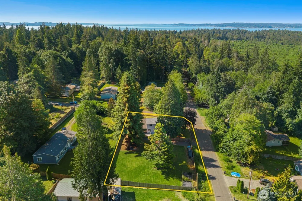 12506 NE Virginia Court Kingston, WA 98346