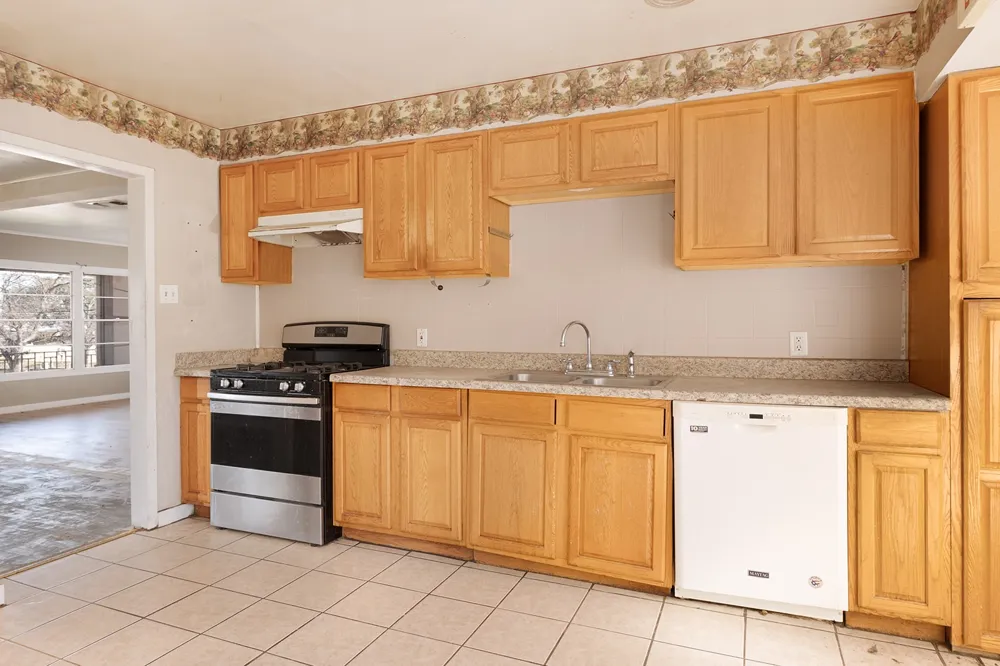 104 E Fifth Street Brady, TX 76825