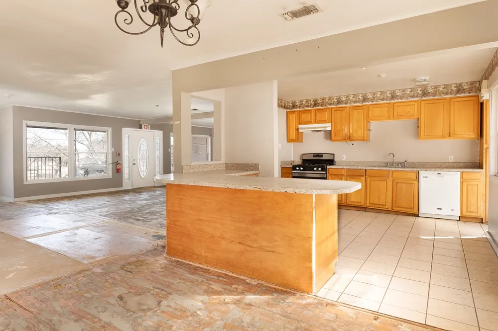 104 E Fifth Street Brady, TX 76825
