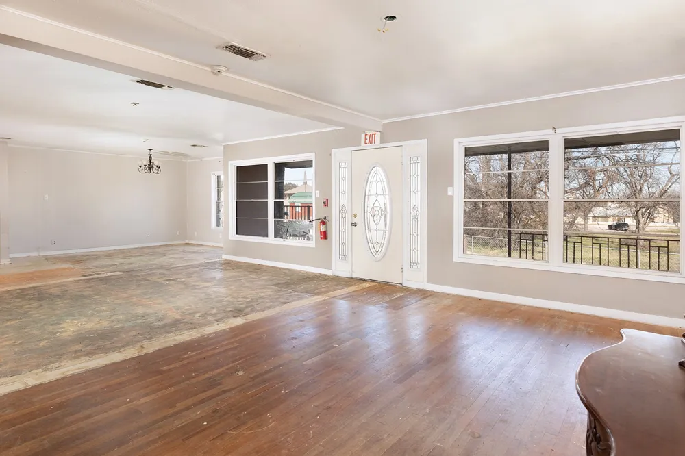 104 E Fifth Street Brady, TX 76825