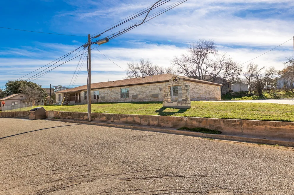 104 E Fifth Street Brady, TX 76825