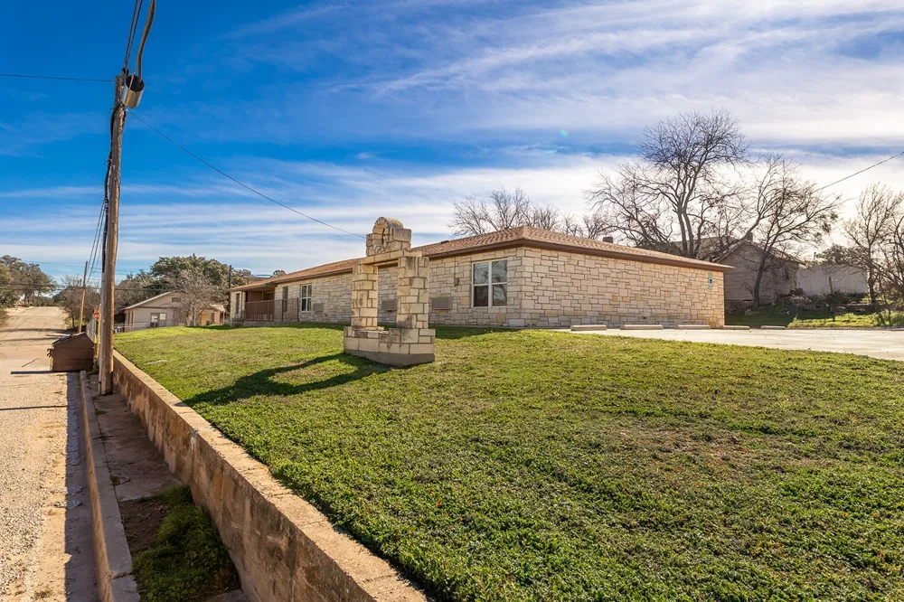 104 E Fifth Street Brady, TX 76825