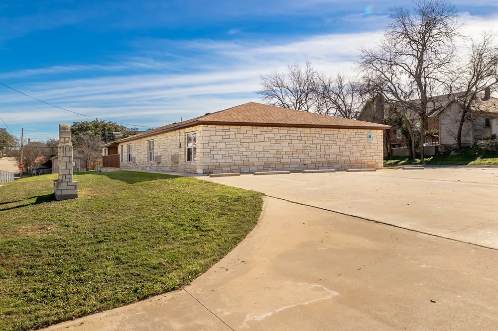 104 E Fifth Street Brady, TX 76825
