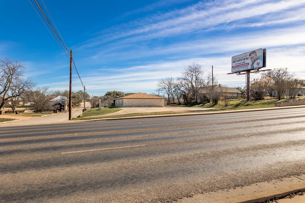 104 E Fifth Street Brady, TX 76825