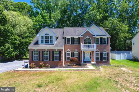 8625 SHADOW LANE