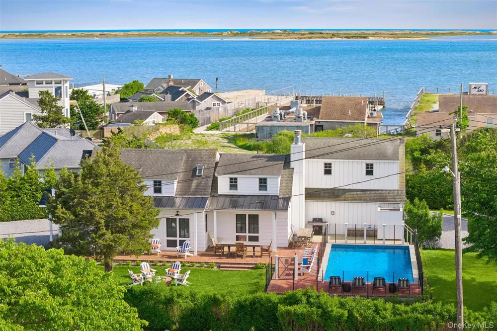 87 Foster Avenue Hampton Bays, NY 11946