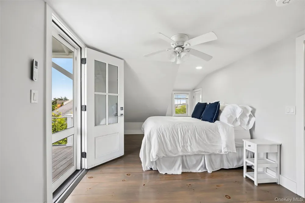 87 Foster Avenue Hampton Bays, NY 11946