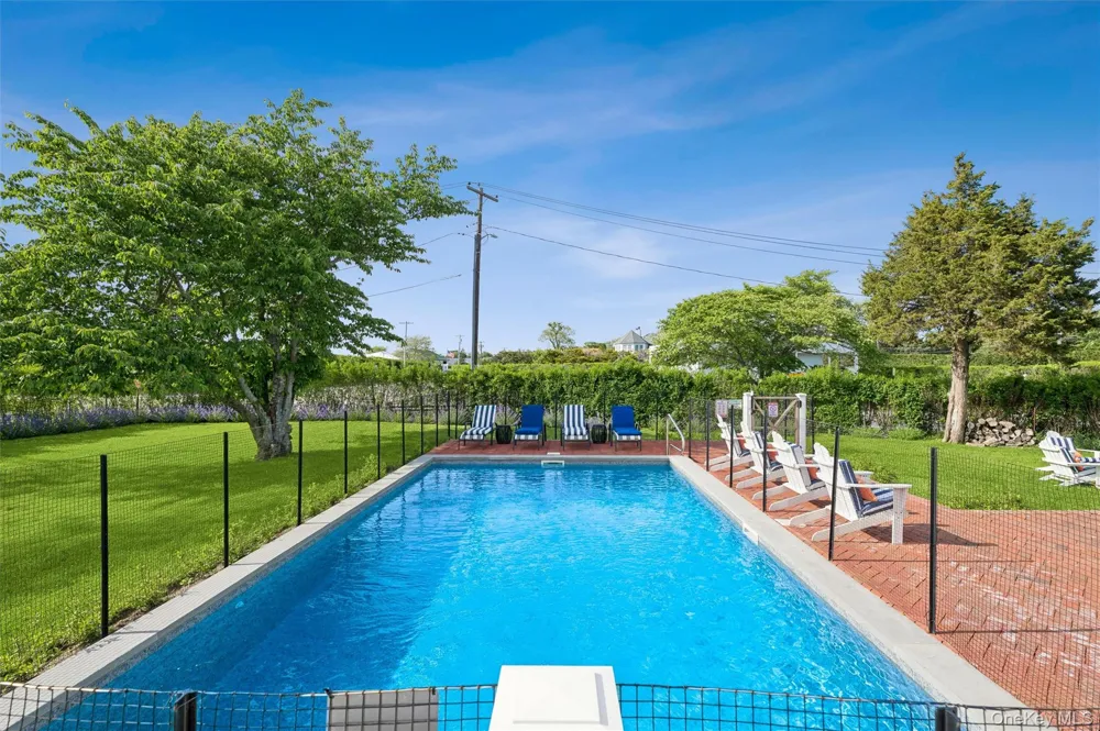 87 Foster Avenue Hampton Bays, NY 11946
