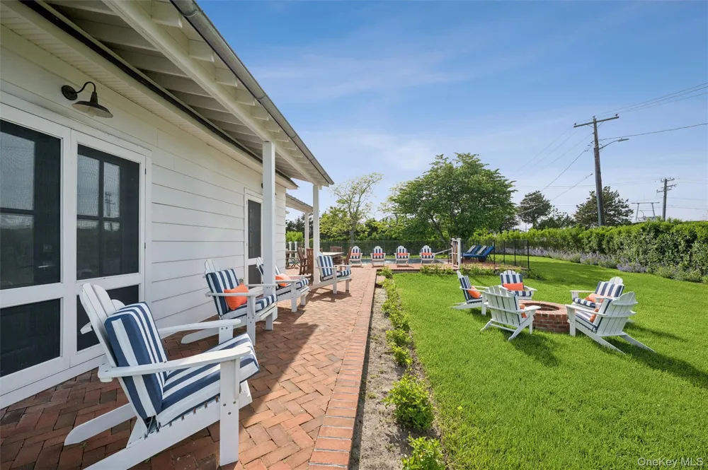 87 Foster Avenue Hampton Bays, NY 11946