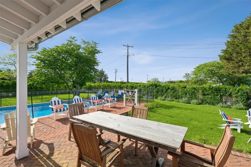 87 Foster Avenue Hampton Bays, NY 11946